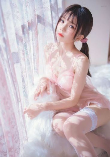 手伸进内衣里疯狂揉捏