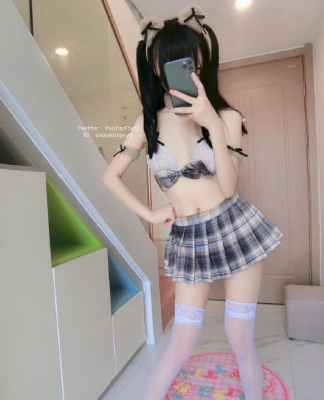 裙子下的野兽